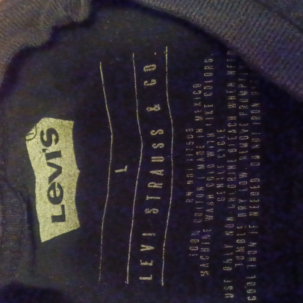 Levi's tee - Picture 2 of 3